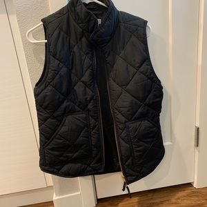 NWT Black J Crew quilted vest Size Small